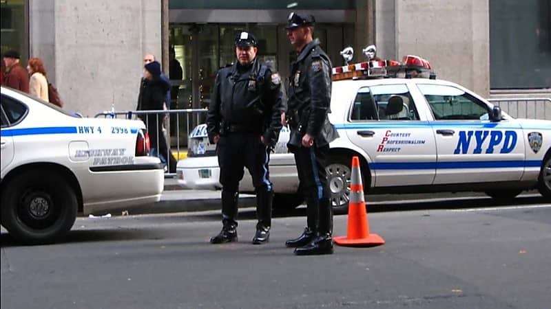 جواله فضحه.. القبض على مدرب كرة قدم شهير ارتكب جرائم اغتصاب مروعة