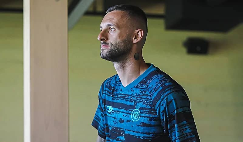 موندو ديبورتيفو: النصر قد يضطر لبيع لاعبه الجديد لبرشلونة