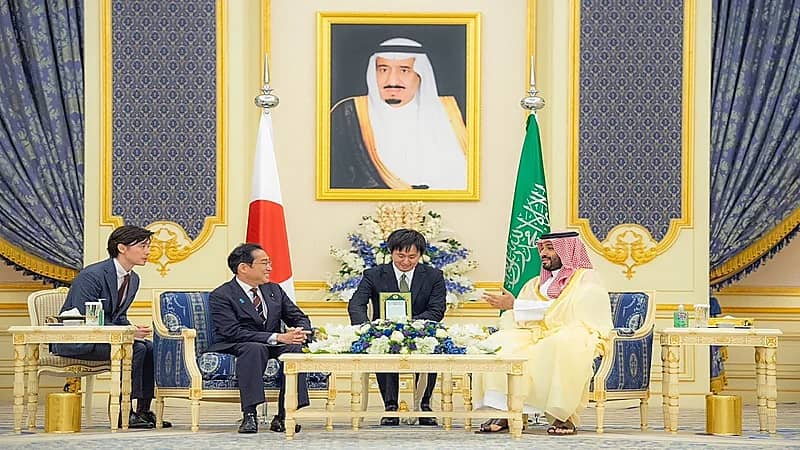 ولي العهد ورئيس وزراء اليابان يعقدان جلسة مباحثات رسمية .. فيديو