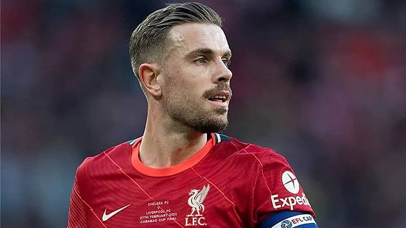 قائد ليفربول يودع زملائه قبل الانتقال إلى الاتفاق - فيديو