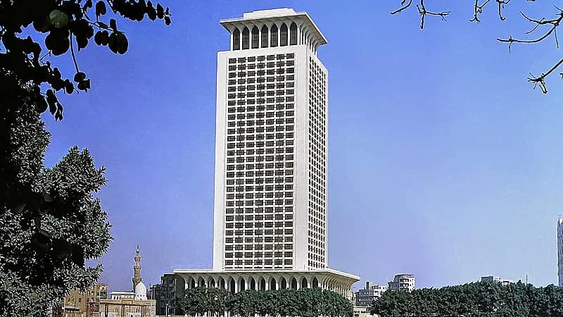 مصر تتيح لمواطنيها بالخارج الإعفاء من التجنيد مقابل 5000 دولار