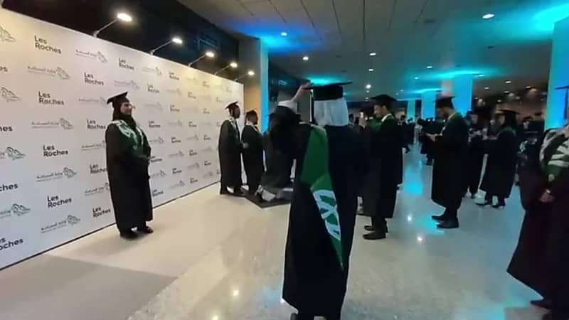 بعد حصولهم على الماجستير في السياحة وصول الطلاب إلى الرياض - فيديو