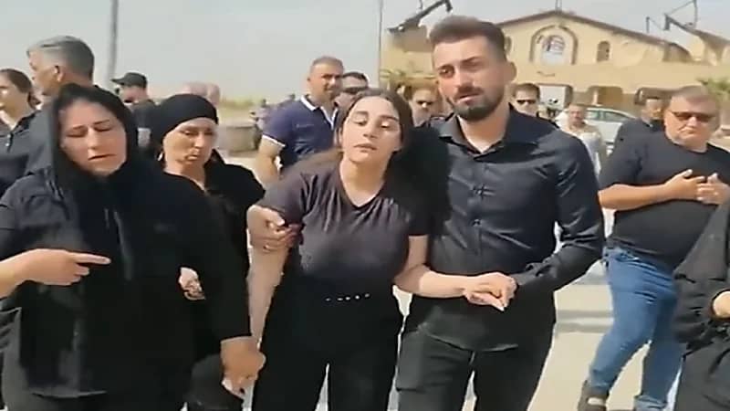 عروس الحفل المنكوب بالعراق تودع والدها بعد وفاته متأثراً بحروقه .. فيديو