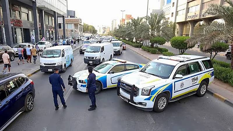 ‎خلاف بين جارين ينتهي بطعن أحدهم بطريقة مروعة بالكويت