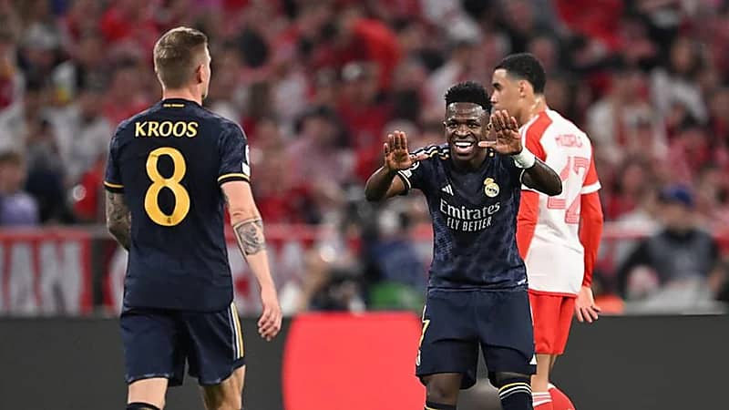 بعد اعتزاله  ..  منافسة بين لاعبي وسط ريال مدريد للحصول على قميص كروس