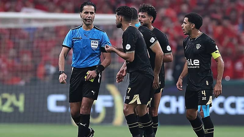 لحظة انسحاب الزمالك أمام الأهلي في السوبر الأفريقي .. فيديو