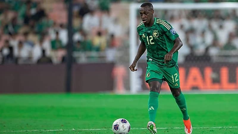 رسميًا .. غياب سعود عبدالحميد أمام البحرين