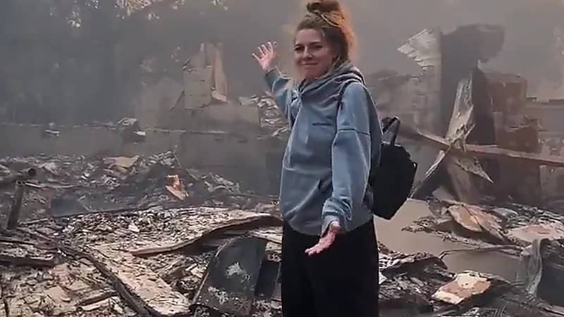 فتاة تقوم بجولة داخل منزلها بلوس أنجلوس غير مبالية للوضع.. فيديو