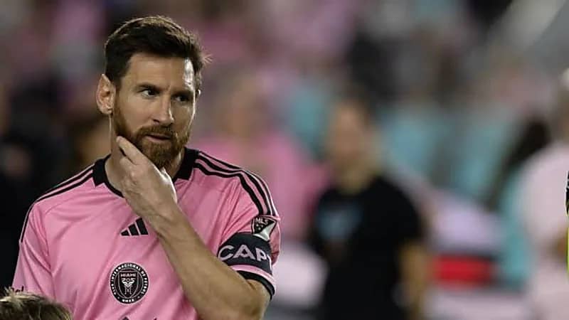 صدمة لميسي بعد احتفال منافسه على طريقة رونالدو  ..  فيديو