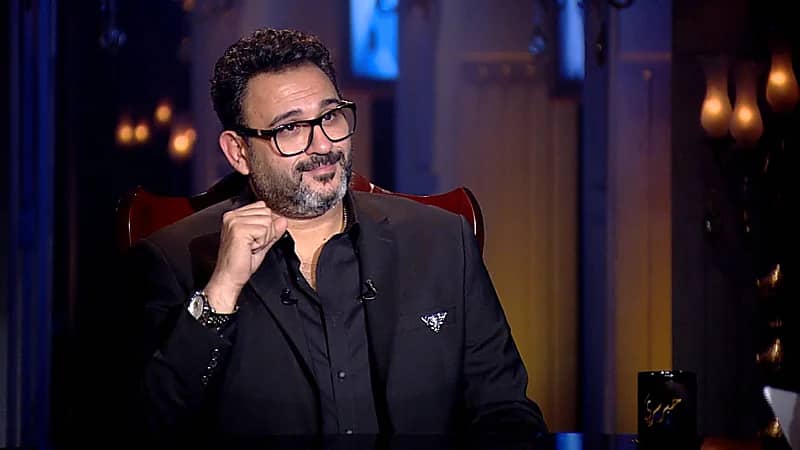أكرم حسني يكشف أسراره: أعاني من الشعور بالذنب وأذهب لطبيب نفسي