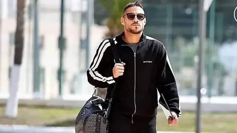 لاعب تونسي ينفذ وعده ويحلق شاربه على الهواء بعد  استدعاء بلايلي للمنتخب  ..  فيديو