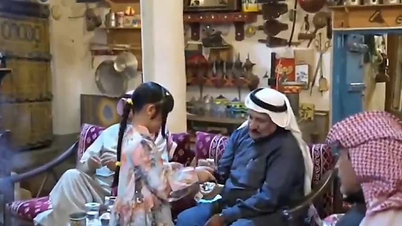 "الخشرة" عادة قديمة يحيها أهالي منطقة حائل احتفالا بالعيد.. فيديو