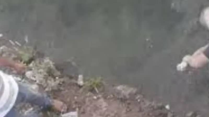 شاب يقتل زوجته ويلقي جثتها بمصرف مياه