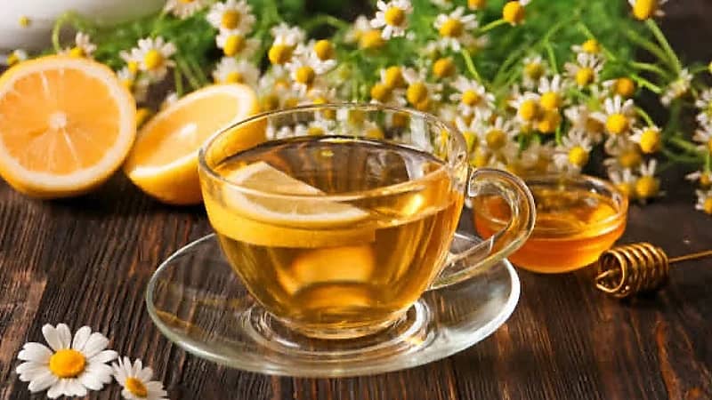 أخصائي التغذية العلاجية: 6 مشروبات طبيعية تساعد في تهدئة الأعصاب.. فيديو