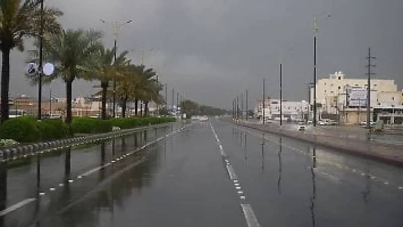 أمطار متفاوتة الشدة على معظم أنحاء المملكة.. فيديو
