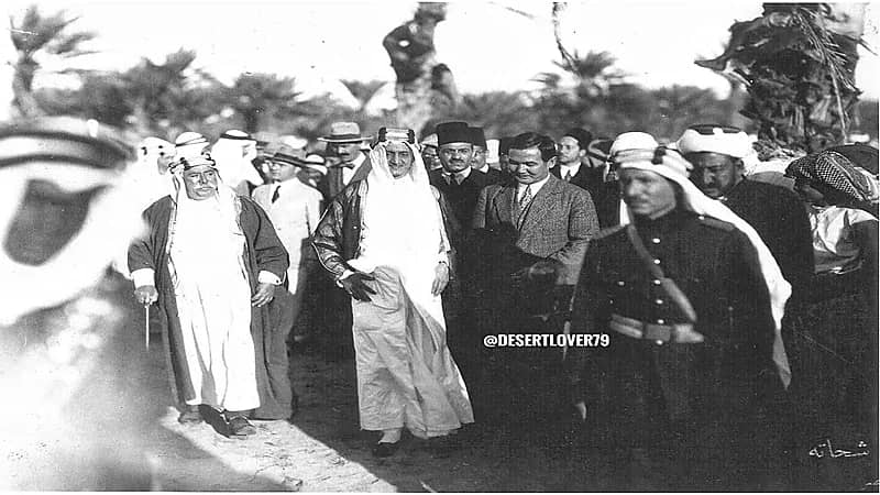 صور نادرة للأمير فيصل بن عبد العزيز أثناء استقباله لسفير الاتحاد السوفيتي عام 1929