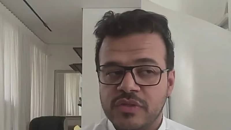 تقني يحذر من الذكاء الاصطناعي : يستغل شهرة بعض الأشخاص لإنشاء محتوى مزيف .. فيديو