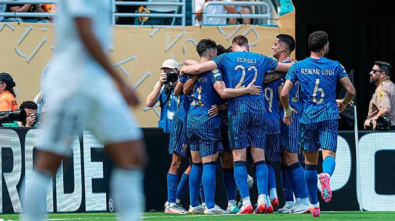 الهلال مهدد بغياب 3 لاعبين أمام باتشوكا