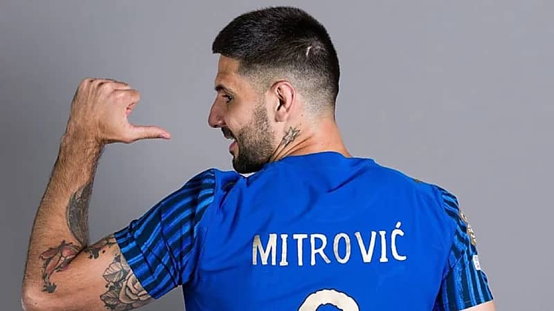 المدير الرياضي لنادي ميلان : لا يوجد أي مفاوضات رسمية مع ميتروفيتش