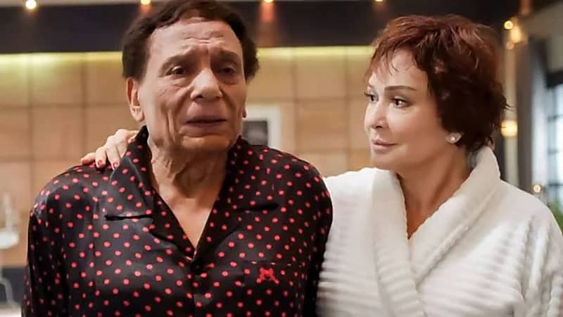 لبلبة تنفي صورة اللقاء المفبرك مع عادل إمام: مش أنا دي ولا ده الأستاذ