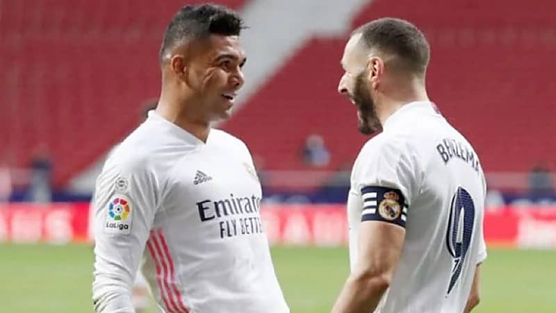 بنزيما يوصي الاتحاد بالتعاقد مع كاسيميرو