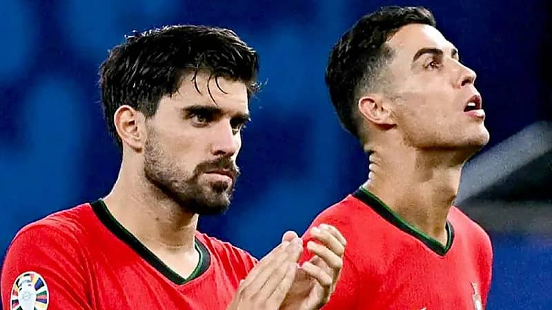 ثلاثي روشن يقود البرتغال في تصفيات كأس العالم 2026