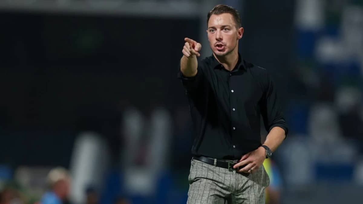 يايسله يطلب تجهيز جالينو قبل مواجهة الشباب