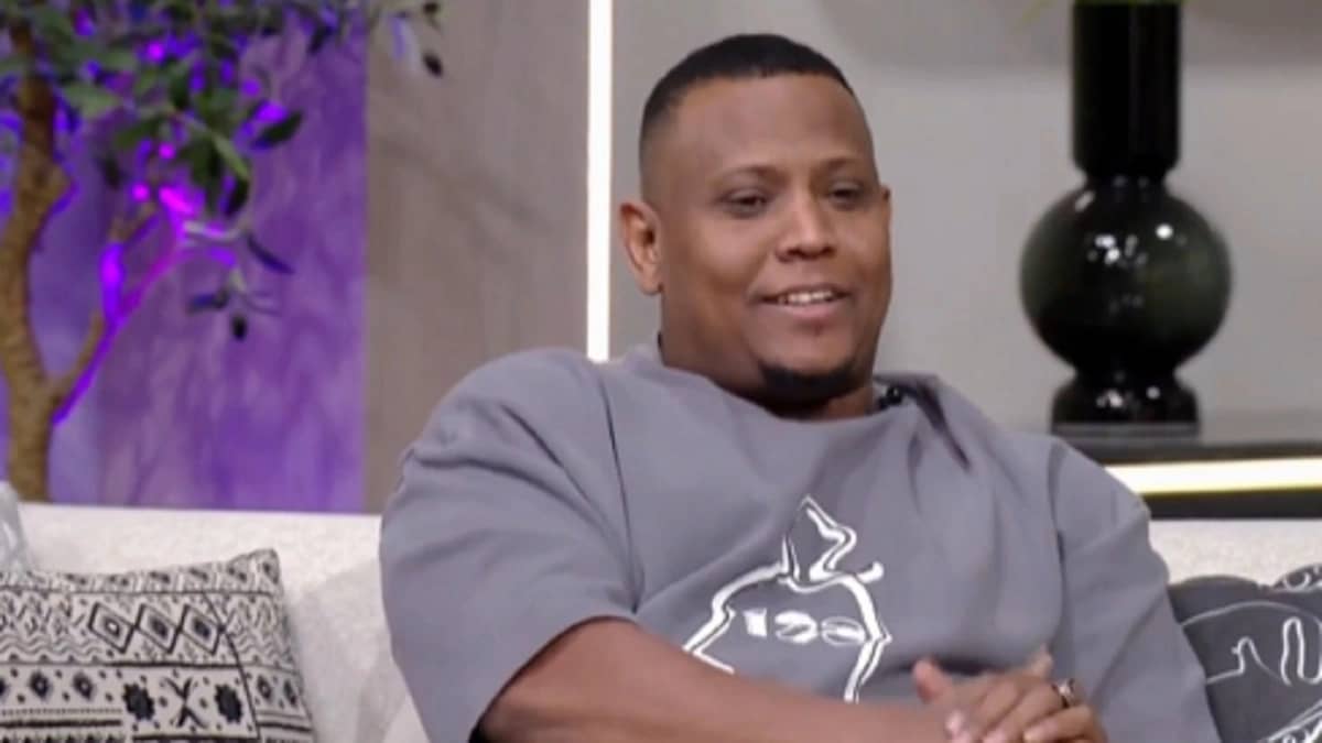 مواطن يحول إعاقته إلى قصة نجاح في عالم رفع الأثقال.. فيديو