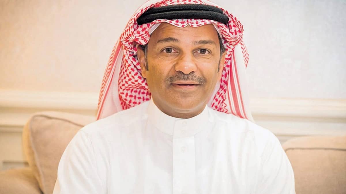 يوسف الثنيان يهنئ سالم الدوسري: نجم استثنائي رفع راية الوطن