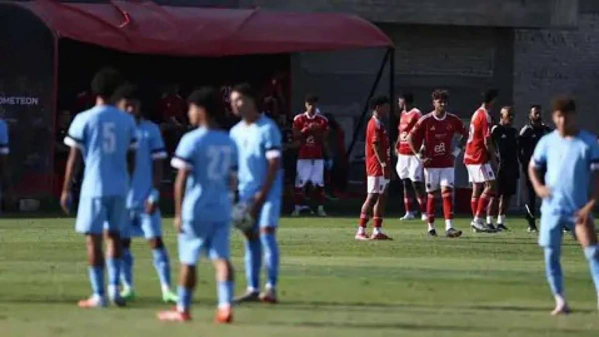 إلغاء مباراة الأهلي المصري وبيراميدز  بسبب ركلة جزاء .. صور