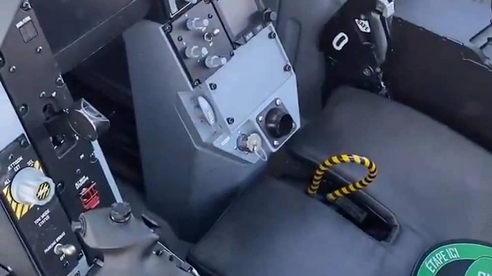 قمرة القيادة لمقاتلات F-35 تشمل تقنيات متقدمة لتقليل عبء الطيار ..فيديو