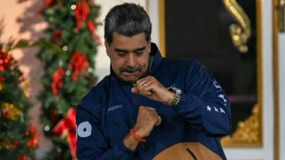 مادورو يواجه التهديدات الأمريكية برقص الرومبا