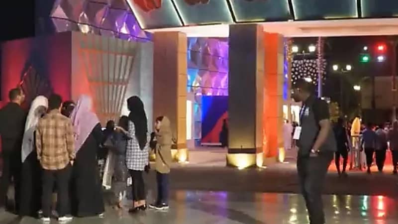 بالفيديو.. عُمانيون يعبرون‬⁩ عن انطباعاتهم حول الأجواء الترفيهية في فعاليات موسم الرياض