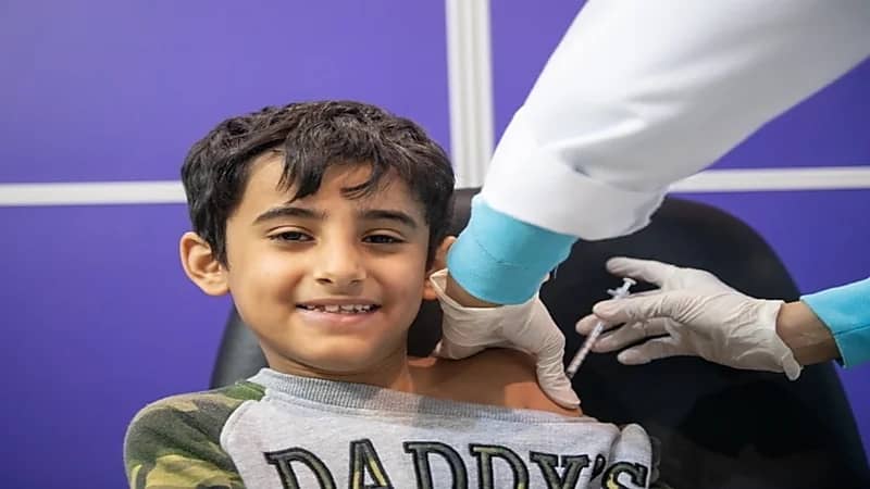 بالصور.. بدء المرحلة الثانية لتطعيم الأطفال للفئة العمرية من "5-11" عامًا