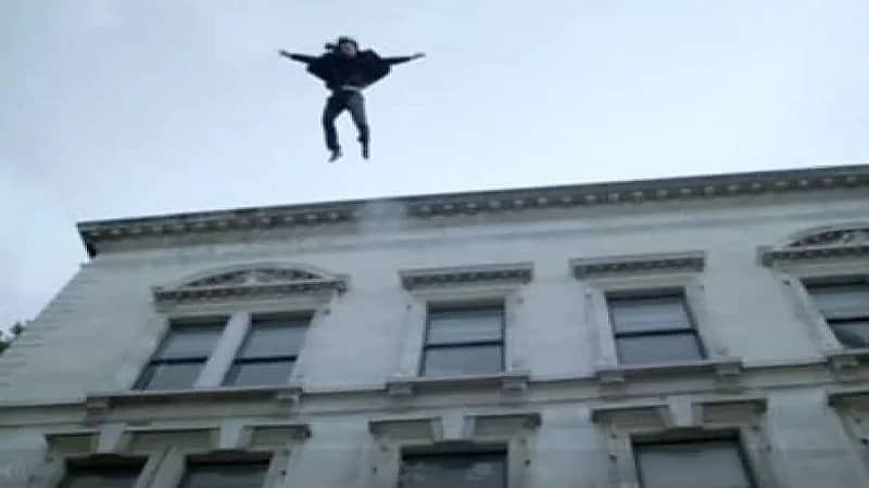 انتحار رجل طعن زوجته وحاول قتل طفليه