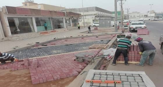 بالصور.. بدء أعمال السفلتة والأرصفة بعدة أحياء في نجران