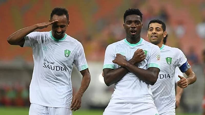 "فيفا" يطالب الأهلي بسداد 50 مليون لـ "دي سوزا" و "دجانيني"