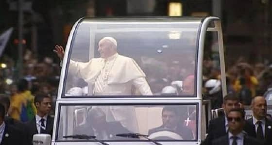 بالفيديو.. موكب بابا الفاتيكان يصدم شرطيًا في تشيلي