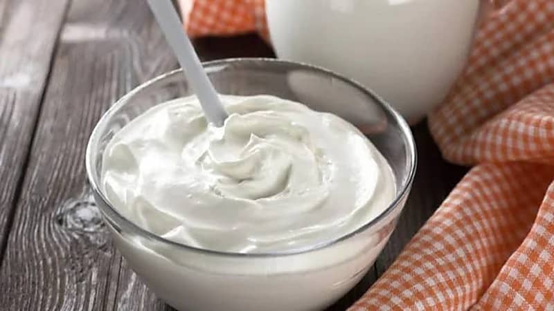 الزبادي يساعد على ترطيب البشرة ويقلل التجاعيد