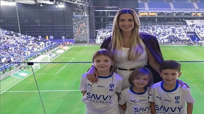 عائلة نيفيز تصل إلى ميامي لمساندته