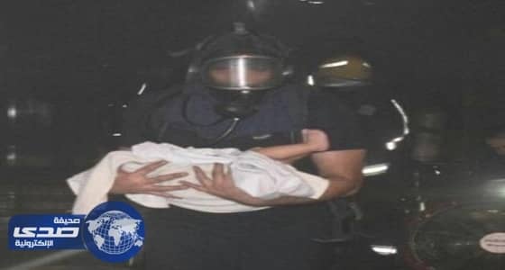 بالصور.. إخلاء سكان عمارة اندلعت فيها النيران بالروابي في الرياض