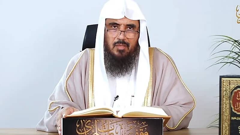 الشيخ الخثلان يوضح حكم صلاة الجمعة إذا وافقت عيد الأضحى