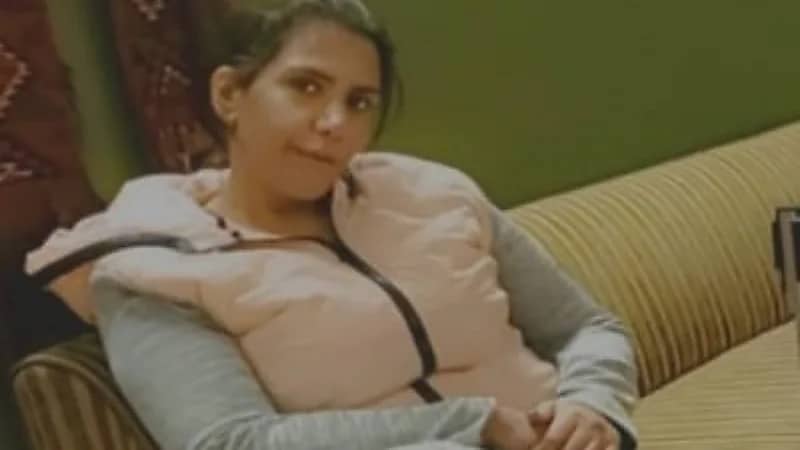 شاهد.. البلوشي ترتدي الحجاب وتفاجئ جمهورها:"هذا ليس تريند" 