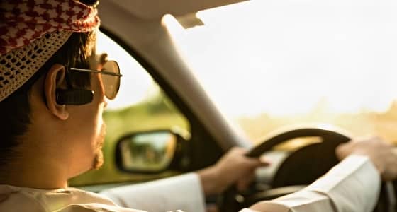 " أمن الطرق " يدعو لضرورة الانتباه لعلامات شاشة المركبة