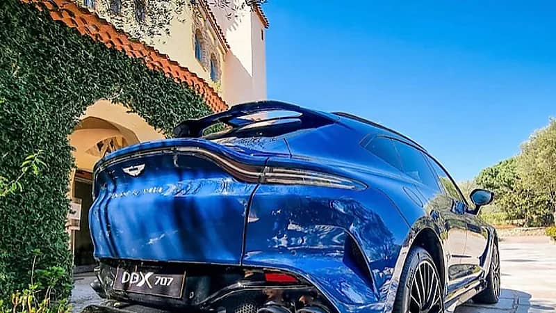 بالصور.. مواصفات نسخة أستون مارتن DBX707 الجديدة موديل 2022