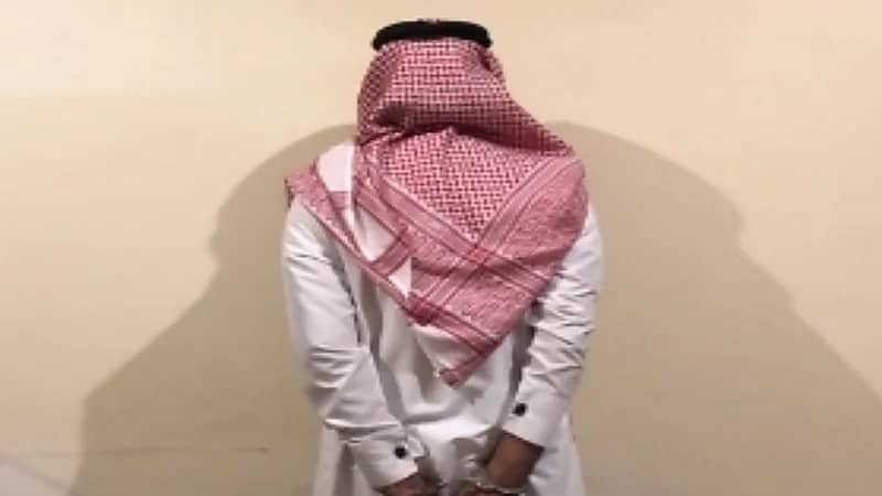 القبض على شخص لحيازته قصاصات ورقية تستخدم في تزييف العملة بالرياض