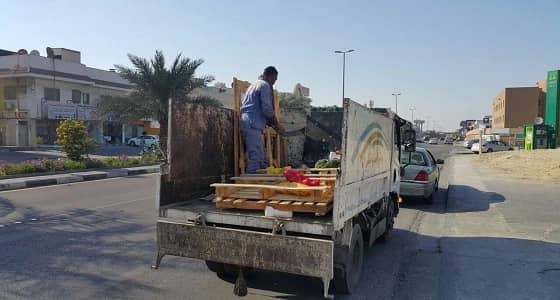 بالصور.. بلدية الدمام في جولة تفقدية على الباعة الجائلين