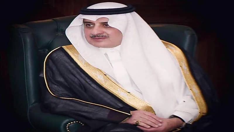 أمير تبوك يعزي المصور عيسى الحمودي في وفاة والدته 