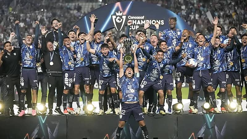 باتشوكا يوجه رسالة لأندية المجموعة الثامنة