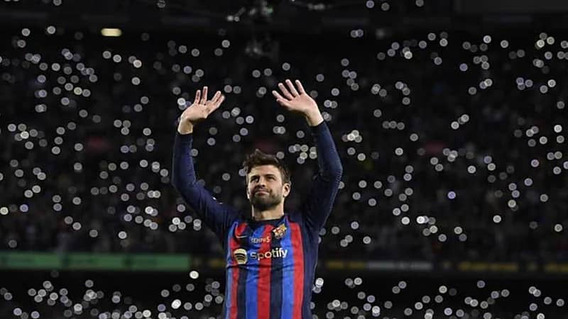 أشهر 10 لاعبين ودعوا كرة القدم خلال العام 2022‪